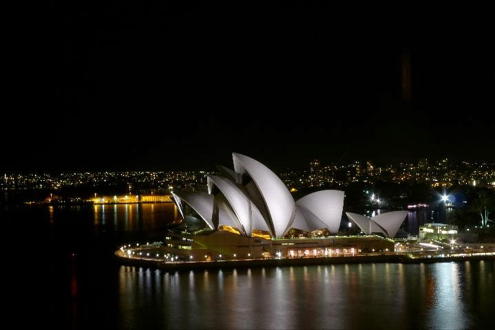 Sydney Opera bei Nacht