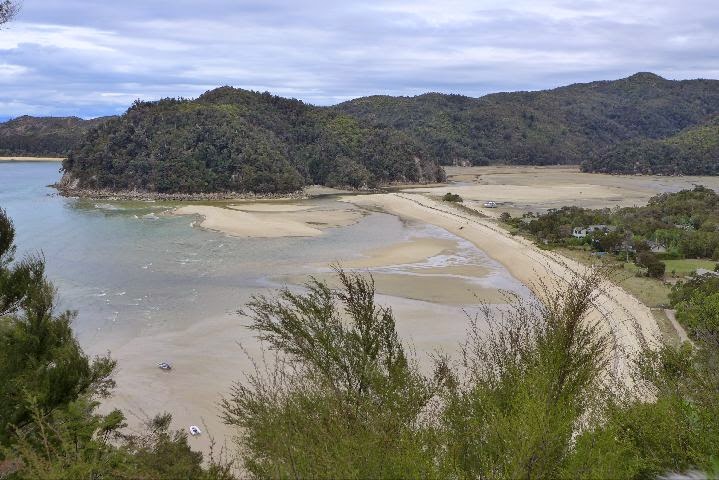 Torrent Bay