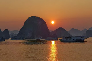 Halong im Abendrot